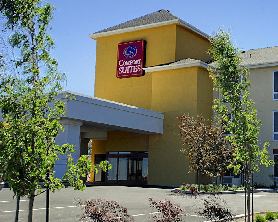 Comfort Suites Fernley Exterior photo